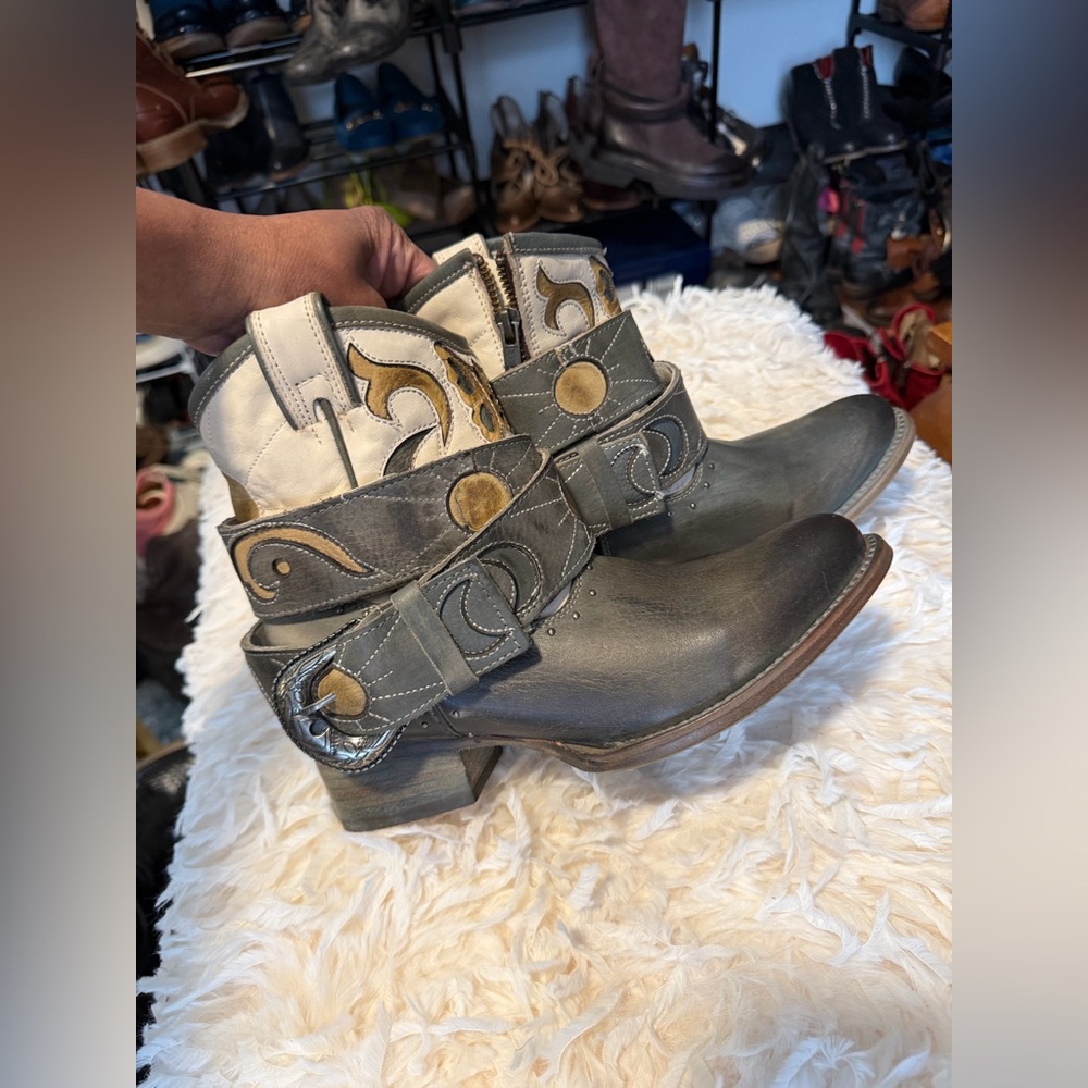Freebird Tash Blue Ankle Boots with Gold Accents 7 - Picture 3 of 10